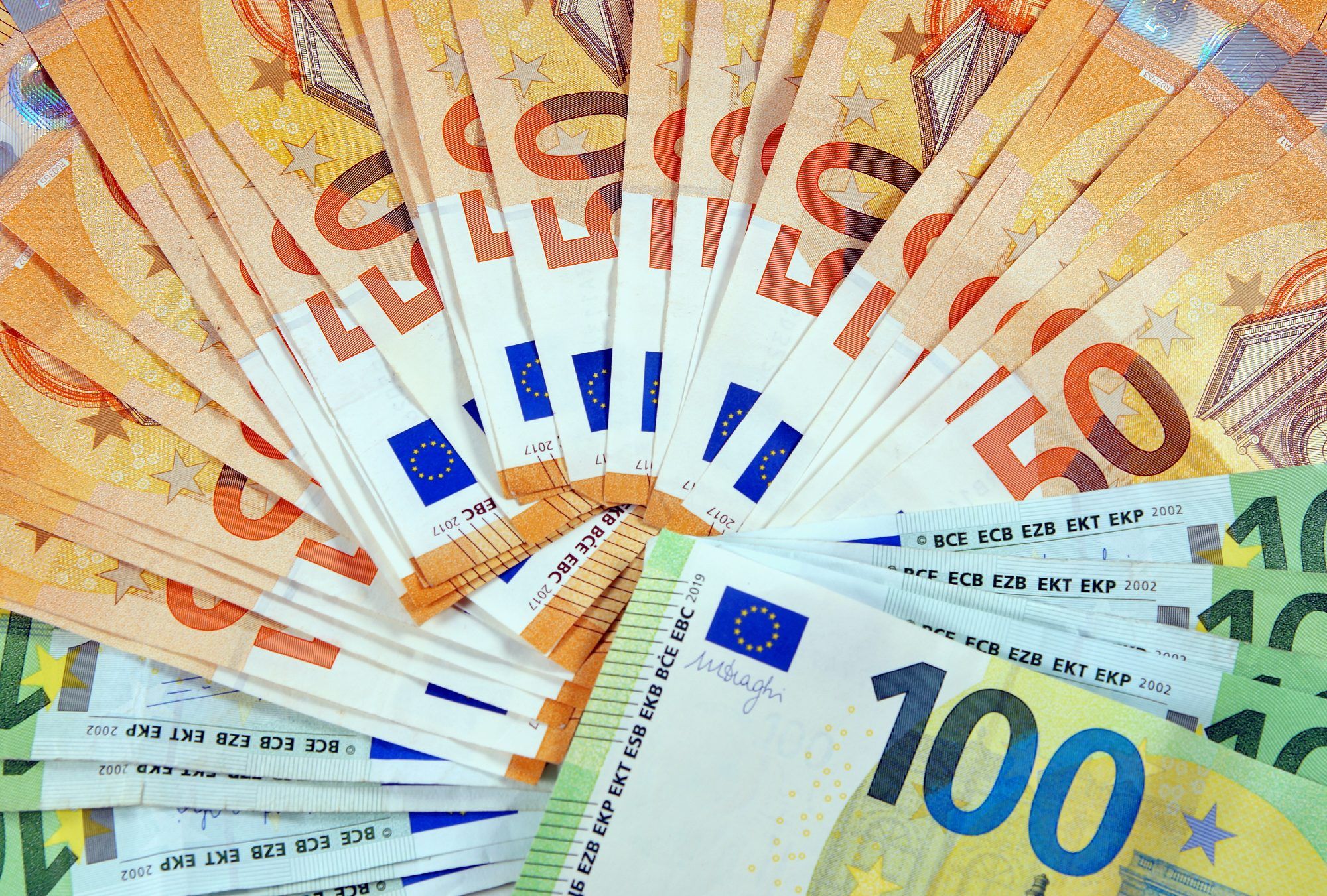Mit dem NKL-Rentenlotterie Superlos von Peters jeden Monat bares Geld als Sofortrente sichern.