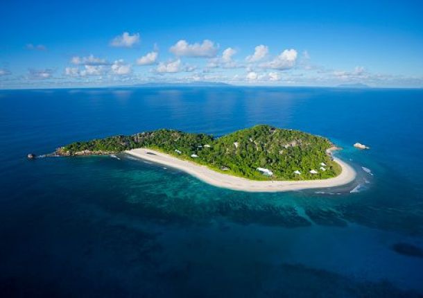 Luftaufnahme der Cousine Insel auf den Seychellen.