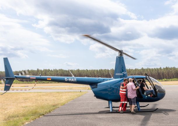 Gloeckle Glücksmomente Gewinner beim Hubschrauberflug