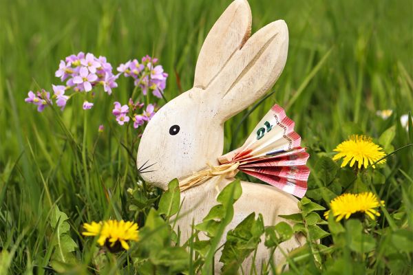 Osterbräuche, Geld und Glück